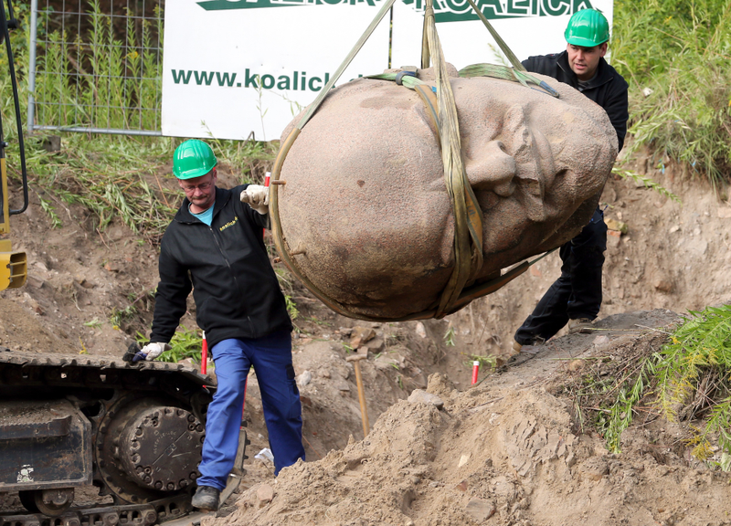 Illustration for article titled The Four-Ton Head of a Lenin Statue Was Dug Up In Berlin Today